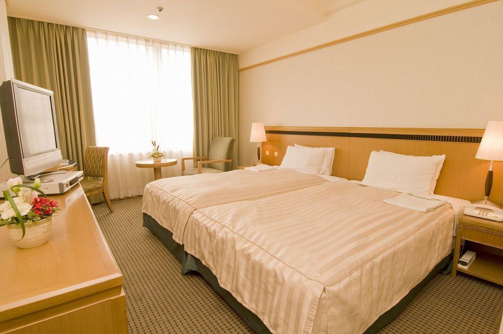 Orion Hotel Naha Exteriör bild